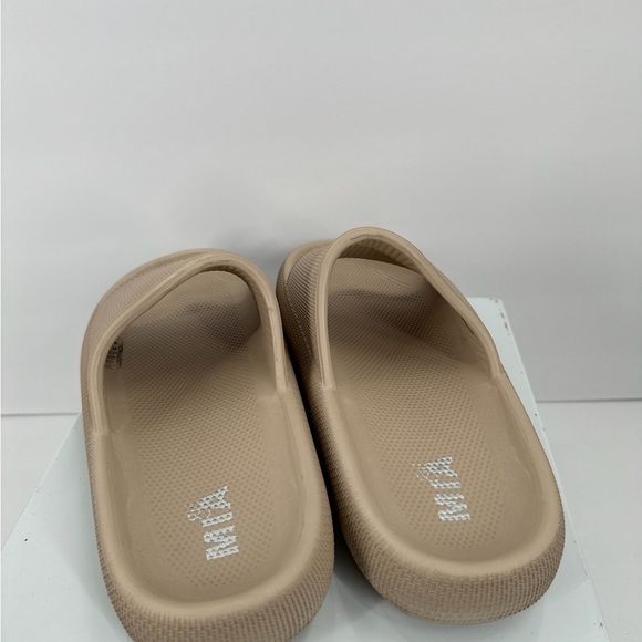 MIA Lexa Cloud Violett Sand Sandals Size 11M NEW - Picture 2 of 4